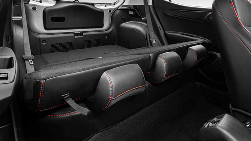 nội thất Hyundai Grand i10 Hatchback 2024