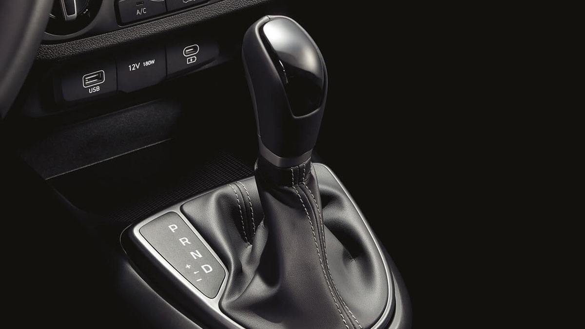 cần số Hyundai Grand i10 Hatchback 2024